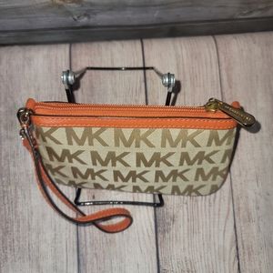 Michael kors wristlet
